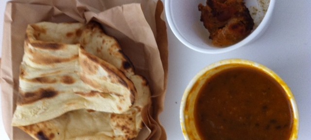 印度亭の弁当、結構好きだが、やっぱり店でゆっくり食べたい