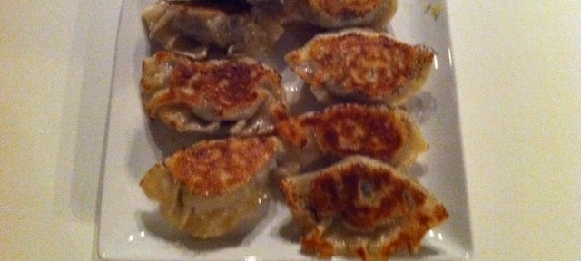 妻と長女の手作りジャンボ餃子、店で食べるのより美味しかった