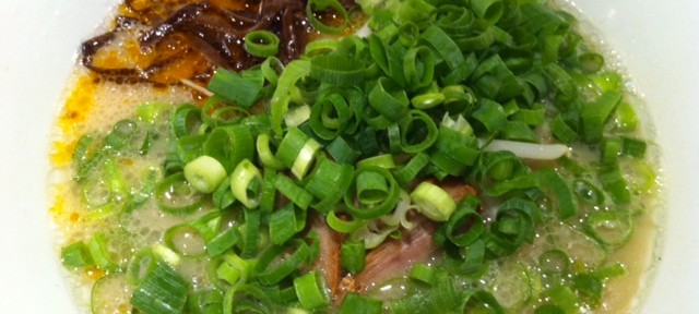 一風堂、店員がキビキビしていて気持ちいい。