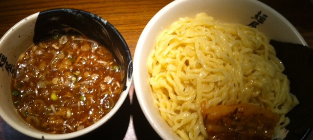 虎洞、移転するみたい。どこに行くんだろう。野菜増しがなくなって残念。