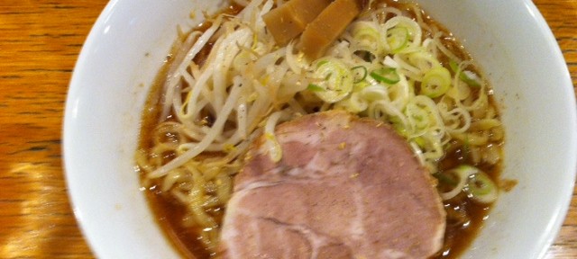 那由多、まぜそばがメニューから消えてて残念。冷やしラーメンはいまいちでした。