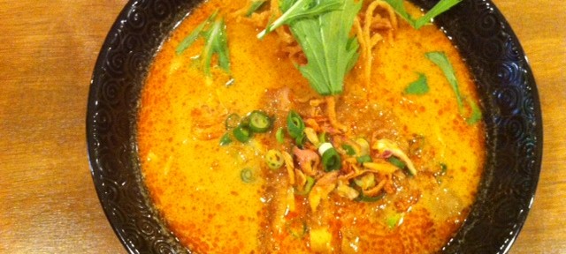 パーミーラーメンのカレーラーメン最高。帰り道にないのが残念でならない。