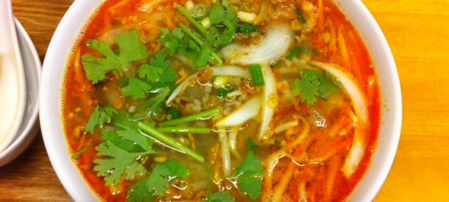 ヒダリマキ2、結構、ボリュームもあり、大盛も無料なんでありがたいです。