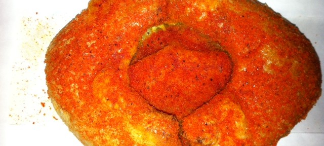 五反田駅のアズリーフの激辛カレーパン。ただ辛いだけで、がっかり。