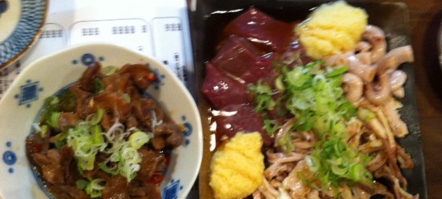 もつ焼き「ばん」のコストパフォーマンスにびっくり。3500円で飲み放題で食べきれないほどの肉。