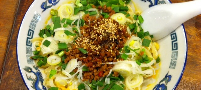 担々麺は汁なしが基本。ただ、蒼龍唐玉堂のは、山椒が足りないのか、あと一歩。