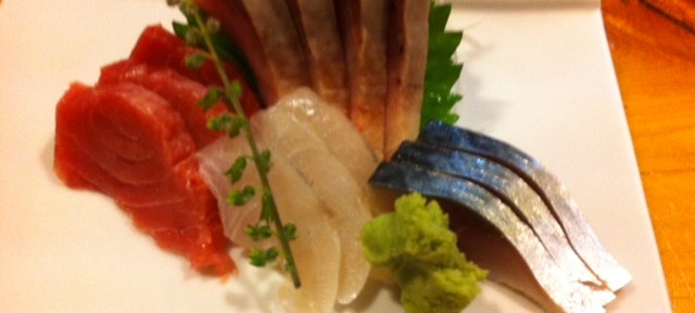 魚昭、会社帰りにちょっと食事したいときにおすすめかも。