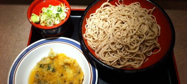 富士そばのあさり天、がっかりするぐらい不味い。