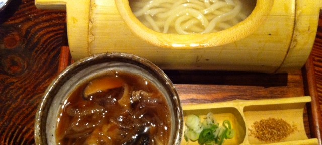 浅見茶屋、うどんのコシは最高。出てくるのが遅いのが玉に瑕かな。