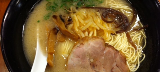 一蘭よりも祥のほうが絶対に美味しい。替え玉を2回もしちゃった言い訳ではありませんが。