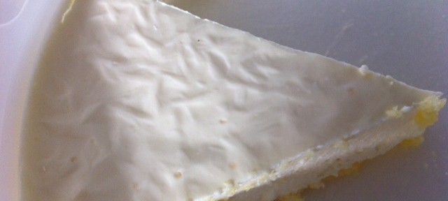 日産の車検でもらった千本松牧場のチーズケーキ。意外に美味しい、また、食べたい。