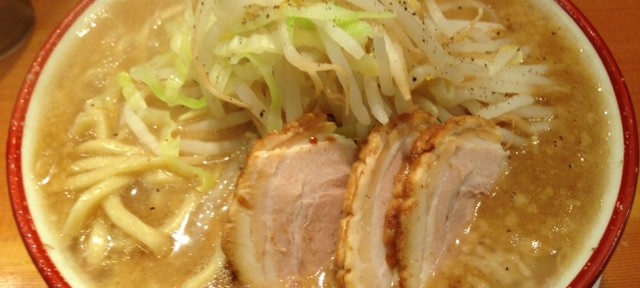 バリ男、ニンニクをたっぷり入れられるのが嬉しいけど、ちょっと物足りない。