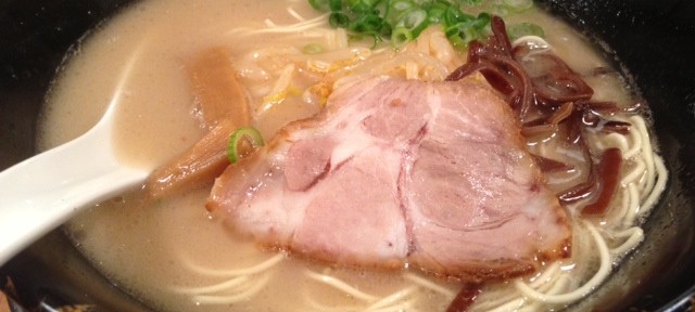 祥でニンニクをがっつり入れて食べる、酔っ払うとなぜかやっちゃいます。