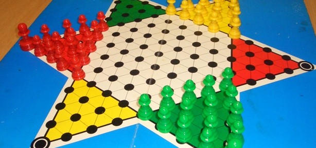 ダイヤモンドゲームを長男とやったけど、超つまらない。