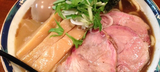 雪が谷大塚の葉月、太麺で濃厚なんだけど、後味がすっきりしていて美味しい。