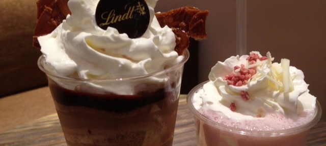 リンツショコラカフェで、チョコレートパフェ的なものを食べました。