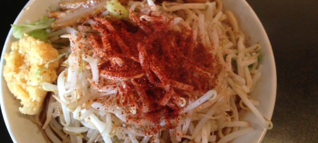 休日限定のラブ麺を平日に食べることができて幸せ。