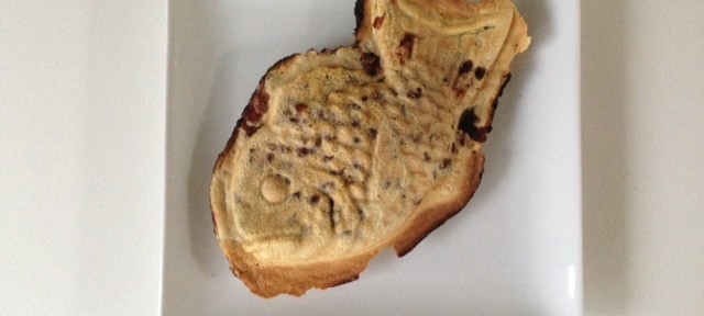 吉祥寺の屋台のたい焼き屋さん「そら」のたい焼きは皮がパリッとしていてあんこがたっぷりで美味しいです。