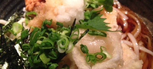 真希うどん、どうかな、ちょっと高すぎかな。居酒屋ならうどんより蕎麦がいいかも。