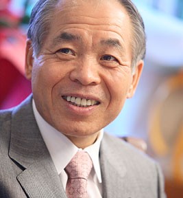 赤坂で、鈴木宗男らき人を見た。声がテレビと同じなのにびっくり。