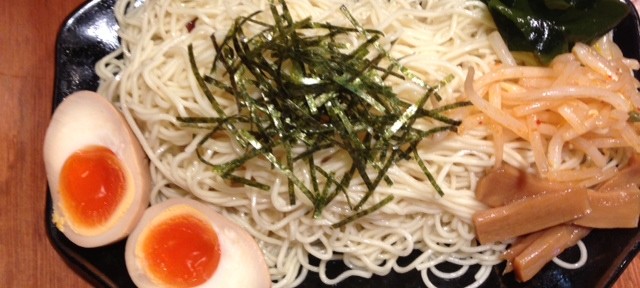 祥でニンニクと辛子高菜、定期的に食べちゃいますねぇ。