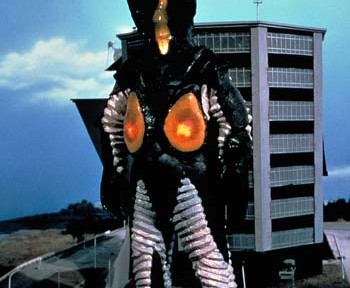 餃子とゼットンとかぶりつきの妻のホームパーティーという名の家呑み。