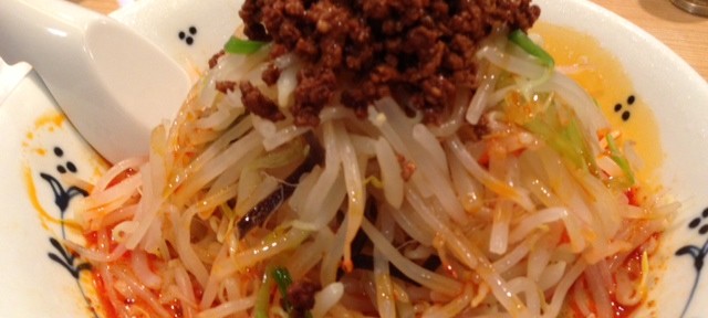 希須林の良さは、満腹になること。野菜大盛にご飯にザーサイで食べまくるお店です。