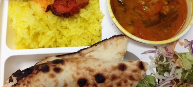 リトルアジアのカレーは、薄くてあまり美味しいとは思えない。