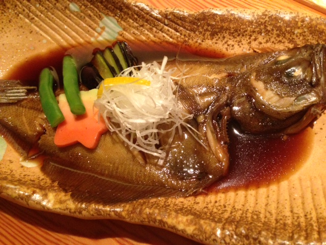 魚猿、新潟にこだわり抜いているところと、日本酒の品揃えがいい。