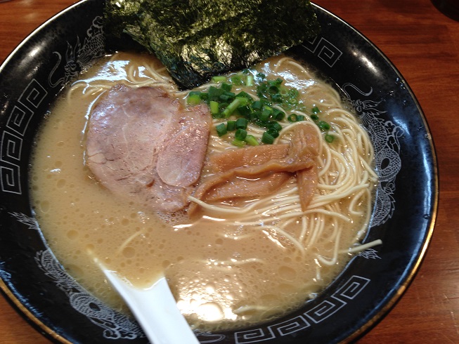 らーめん神鐵、細麺と太麺の両方を食べたが、細麺のほうが好き。九州ラーメンっぽい感じですね。