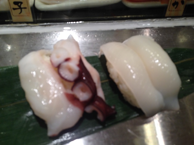 魚がし日本一の立ち食い寿司はいろいろな意味で残念でした。