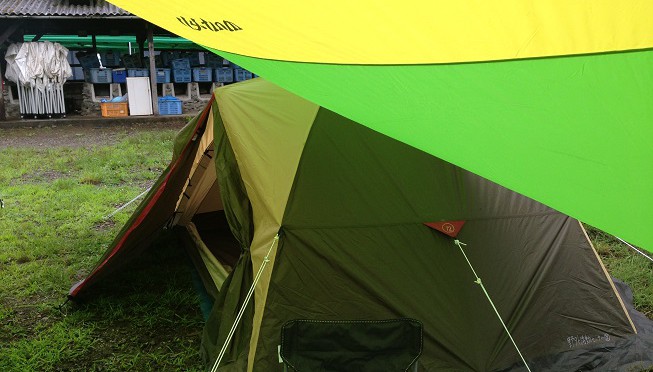 生まれて初めてのオートキャンプ。テントの寝心地は悪かったけど、子供たちとずっと一緒で楽しかったです。