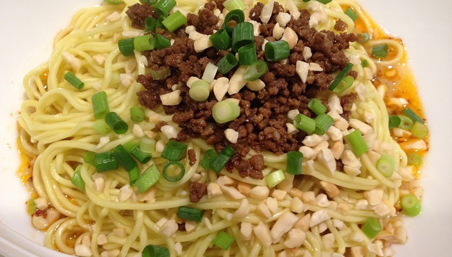 くるみ屋diningの担々麺、ちょっと変わっていて美味しかったけど、麻と辣が少し足りない。