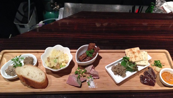 ボディー・ブロー、肝好きの私には最高の店です。ただし、肝ばかりだと量を食べると、少し飽きちゃうのが難点ですね。