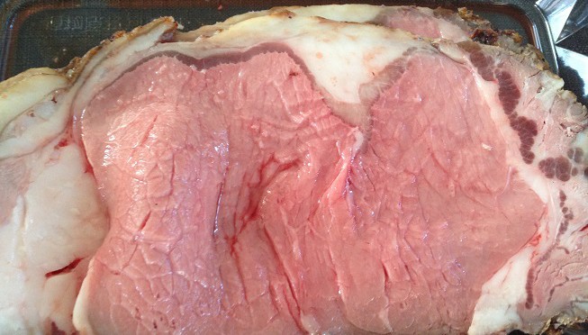 ピザを買ってきて、家でなんちゃってパーティー。意外に盛り上がったけど、ローストビーフはいまいち。