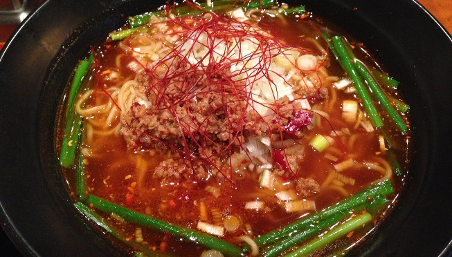 九龍房の辛いラーメン、ただ辛いだけで、旨みというものが感じられず、がっかり。