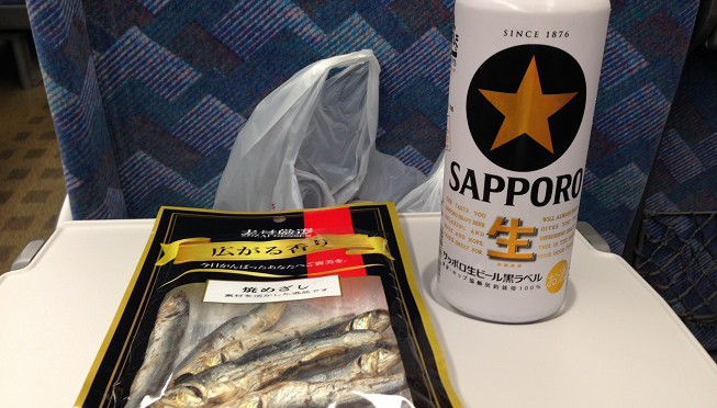 せっかくの大阪出張、食い倒れるつもりが、こんな感じ。やっぱり新幹線。