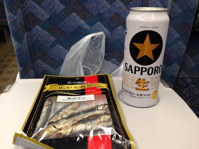 せっかくの大阪出張、食い倒れるつもりが、こんな感じ。やっぱり新幹線。