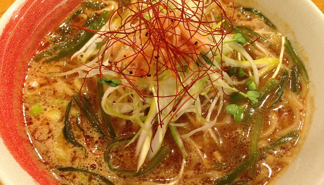 うーん、セロリの花の海老ラーメンはいまいち。普通のラーメンに、桜エビを入れただけという感じ。