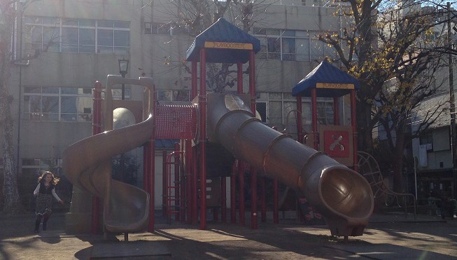 子どものお稽古の待ち時間に公園でボッーとしていたら、眠くなっちゃいました。