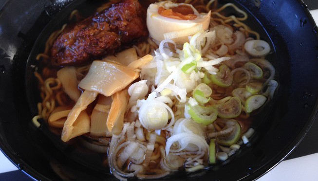 インスタントラーメン大会、第1回選択選手は秋田のなまはげラーメンにしました。意外に美味。