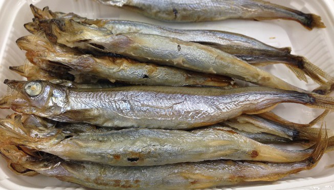 焼きいもが売っていなかったので、シシャモを買ったら、かなりの美味しさに盛り上がり。