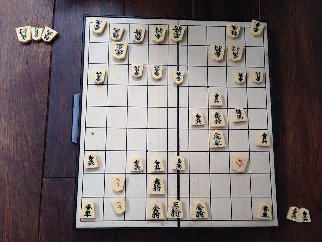 久しぶりに長男と将棋。だんだん、本格的な勝負になってきました。真剣に負ける日が早く来ないかなぁ。