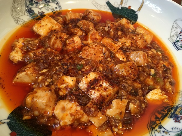 仙の孫の麻婆豆腐が最高に美味しい。山椒が効いていて、じわじわ辛い、この味は病みつきになりそうです。