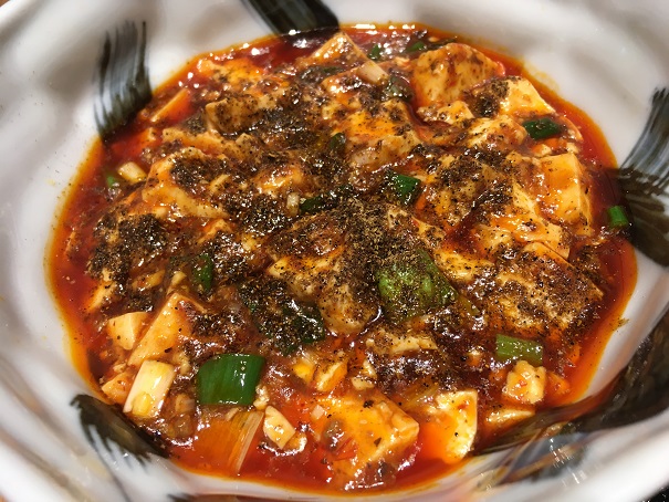 芝蘭の麻婆豆腐は安定の美味しさです。これを食べておけば間違いはないという感じです。