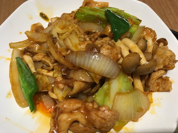 芝蘭の回鍋肉が、意外に美味しくて良かった。麻婆豆腐と汁なし担々麺以外も美味しいんですね。