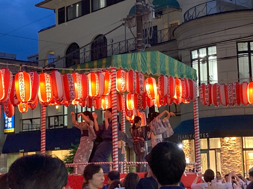 吉祥寺の東急夏祭り。昔ほどの活気がなくなってしまって残念です。地元民しか来ない手頃なイベントだったんですけどねぇ。