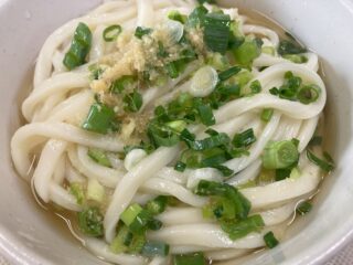 山下うどん、美味しいうどんではあるものの、讃岐うどんの期待値が高すぎたのか、そこまでではなかったです。