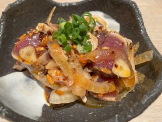 プラットスタンド酛、再び、立ち飲みのスタイルに戻ったけど、着席のときのほうが良かった気がします。
