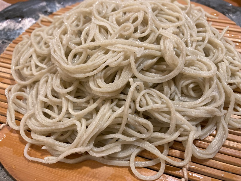 中清の蕎麦はやっぱり美味しい。美味しいんだけど、無愛想というか、ぶっきらぼうな接客が残念でならないです。